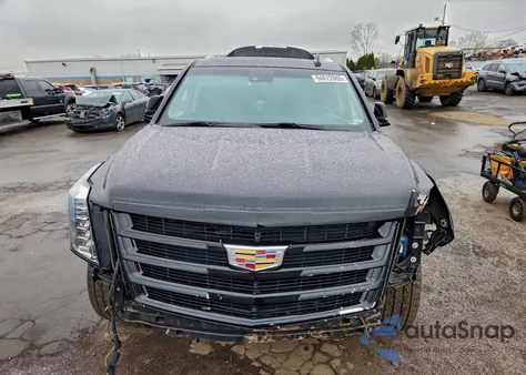 2015 Cadillac Escalade Premium z USA, uszkodzony, nr VIN 1GYS4NKJ5FR618901